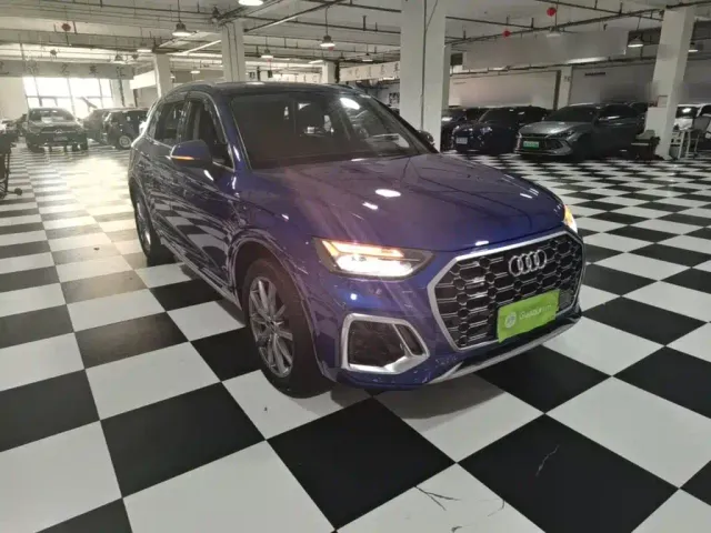Audi Q5L — Фото автомобиля 3