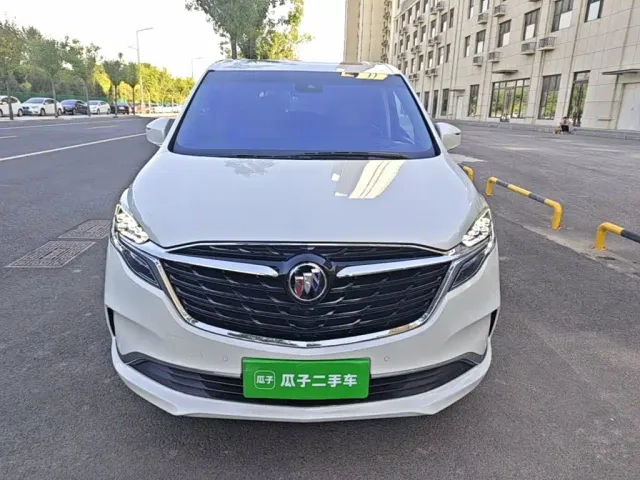 Buick GL8 — Фото автомобиля 2