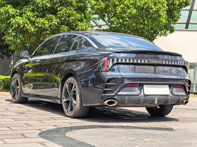 Lynk & Co 03 — Фото автомобиля 9