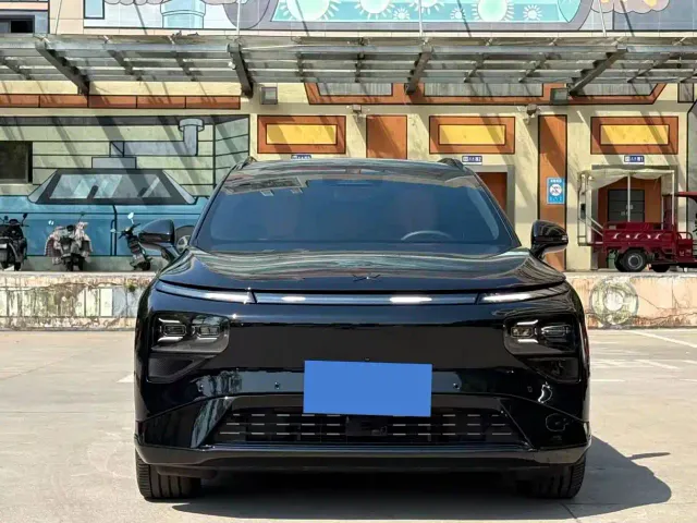 Xpeng G9 — Фото автомобиля 2