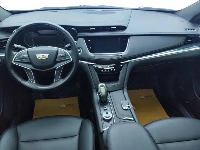 Cadillac XT5 — Фото автомобиля 12