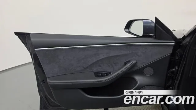 Tesla Model 3 — Фото автомобиля 7