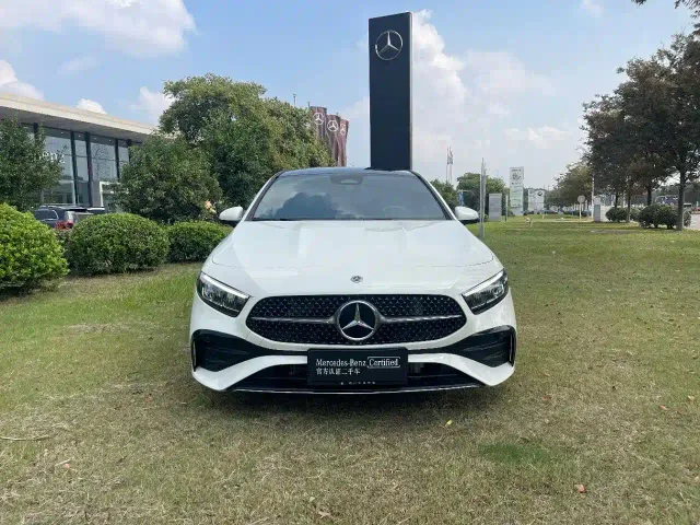 Фотография автомобиля — Mercedes-Benz A-Class