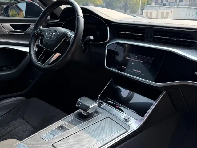 Audi A6L — Фото автомобиля 9