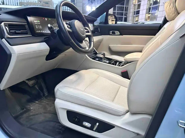 Li Auto ONE — Фото автомобиля 14