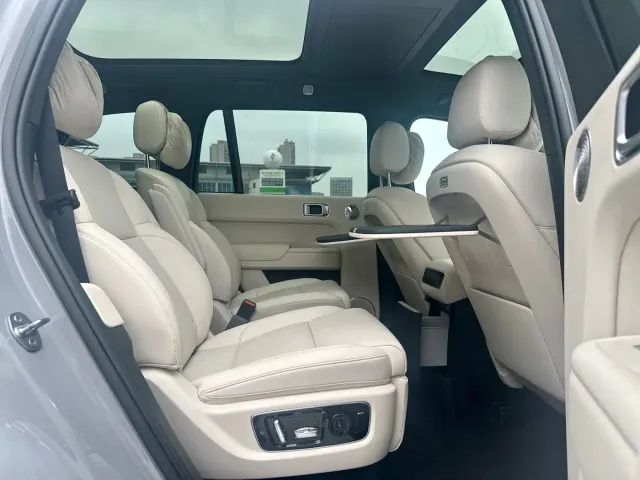 Li Auto L9 — Фото автомобиля 13