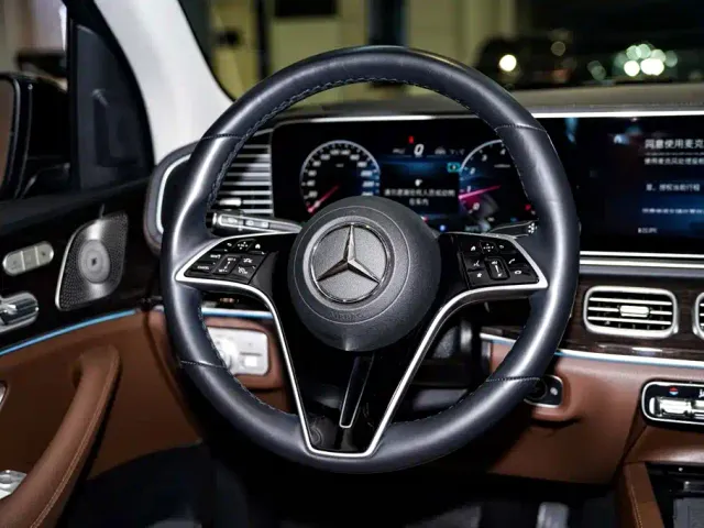 Mercedes-Benz GLE-Class — Фото автомобиля 16
