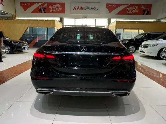 Mercedes-Benz E-Class — Фото автомобиля 9
