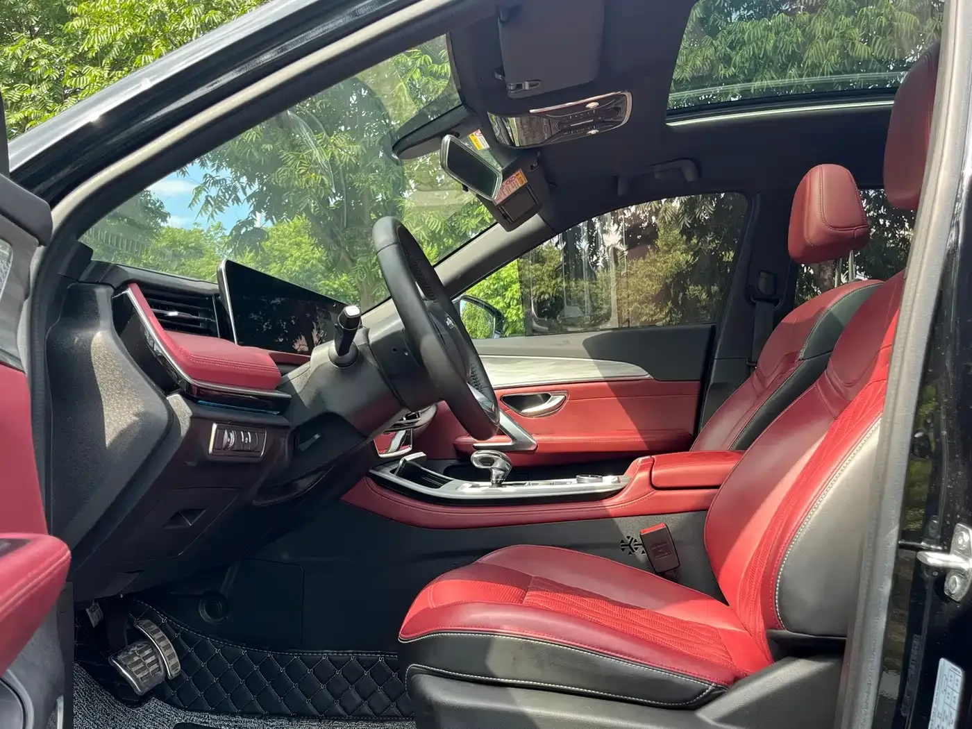 Jetour Jetour X70 PLUS 2023 1.5T DCT Warrior PLUS 5-seater — Фото автомобиля 4
