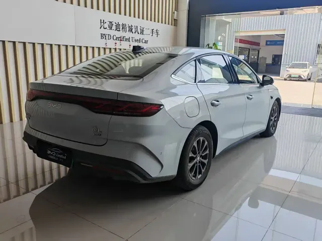 BYD Qin L — Фото автомобиля 5