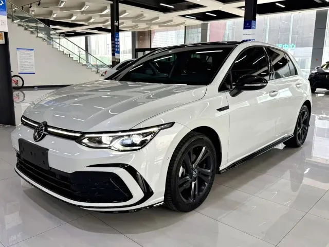 Фотография автомобиля — Volkswagen Golf