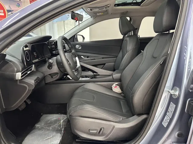 Hyundai Elantra — Фото автомобиля 11
