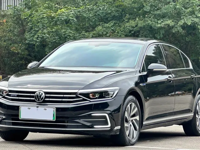 Фотография автомобиля — Volkswagen Magotan