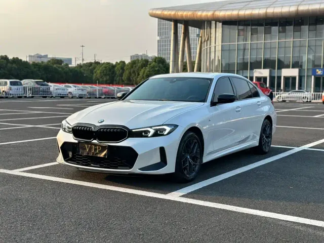 Фотография автомобиля — BMW 3 Series