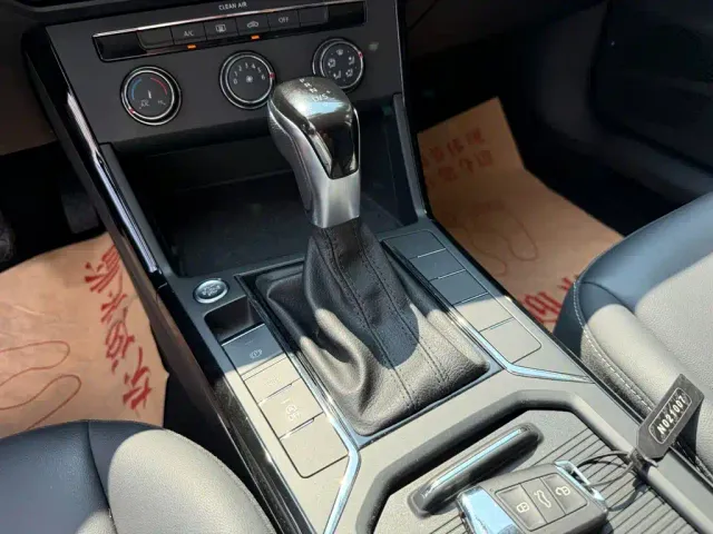 Volkswagen Passat — Фото автомобиля 9