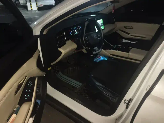 BYD Qin L — Фото автомобиля 11