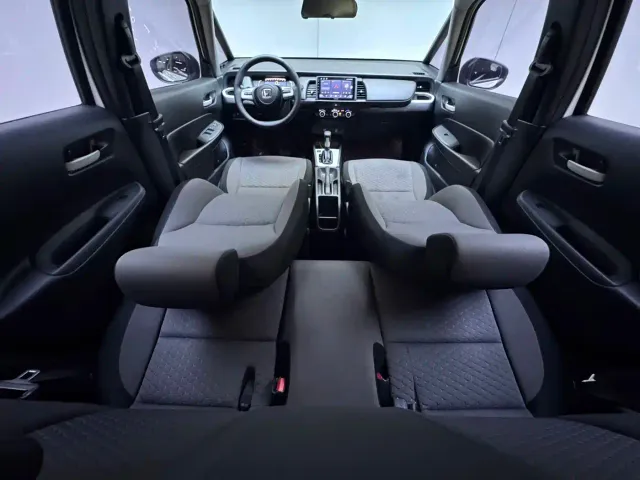 Honda Fit — Фото автомобиля 10