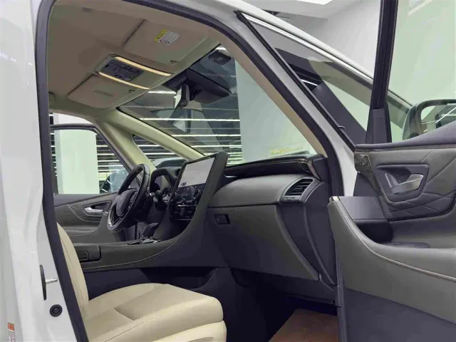 Toyota Alphard 2024 Hybrid 2.5L Ultimate Enjoyment Edition — Фото автомобиля 10