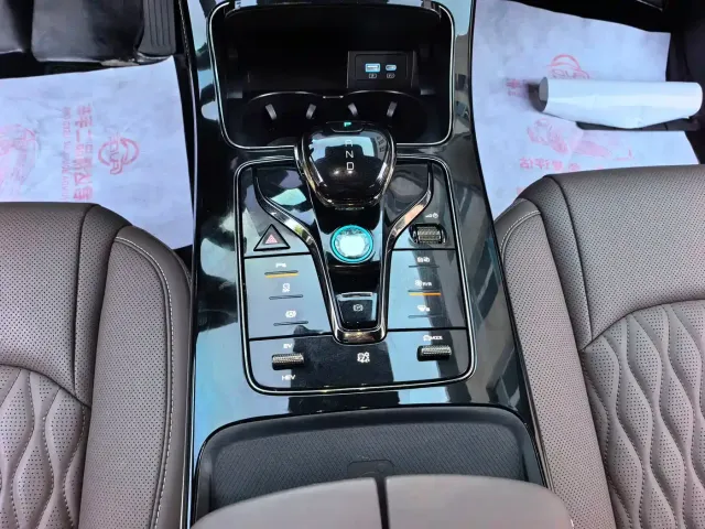 BYD Han — Фото автомобиля 12