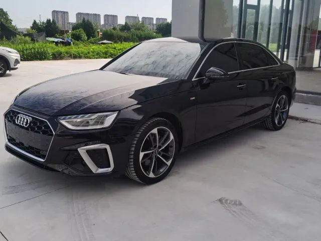 Фотография автомобиля — Audi A4L