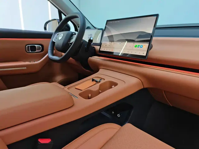 Leapmotor C10 — Фото автомобиля 6