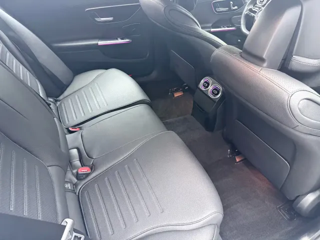 Mercedes-Benz C-Class — Фото автомобиля 12