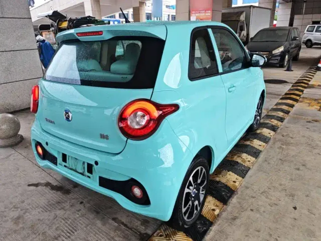 Huachen Xinyi i03 — Фото автомобиля 6
