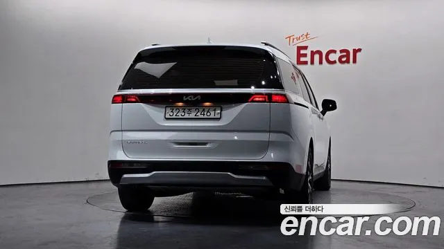Kia Canival — Фото автомобиля 4