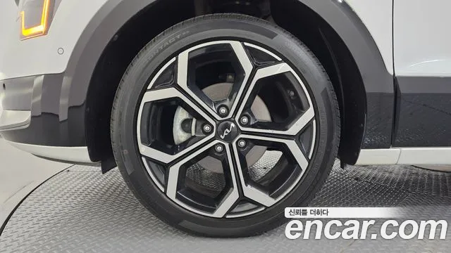 Kia Niro The All New Niro Signature — Фото автомобиля 5