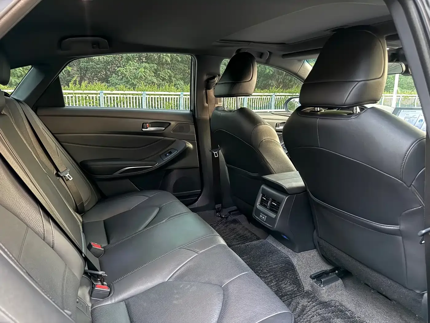 Toyota Avalon 2022 2.0L Luxury Edition — Фото автомобиля 6