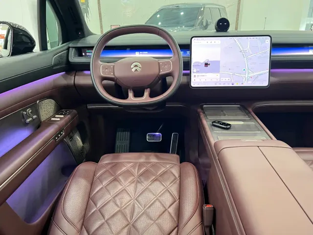 Nio ES8 — Фото автомобиля 21