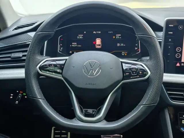 Volkswagen Tiguan L — Фото автомобиля 15