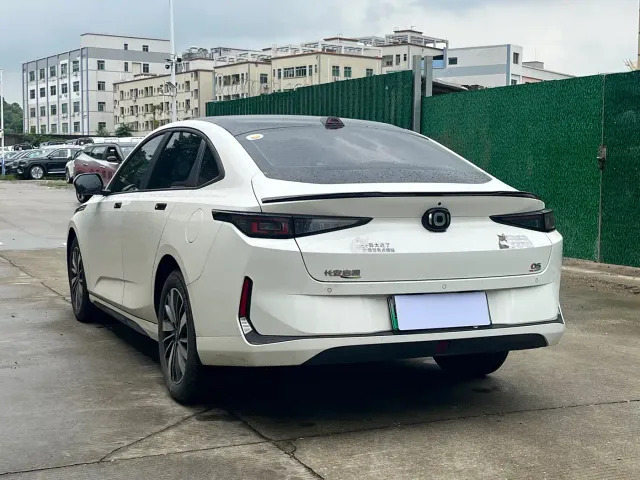 Changan Qiyuan A05 — Фото автомобиля 17