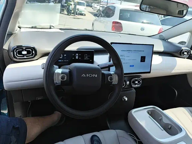GAC Aion UT — Фото автомобиля 5