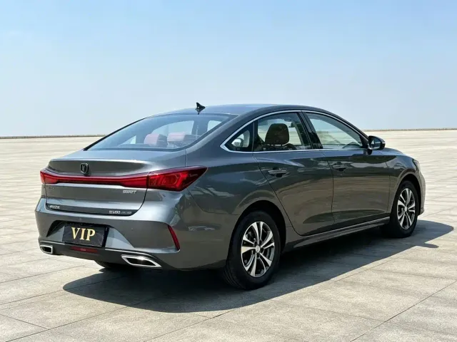 Changan Eado — Фото автомобиля 7