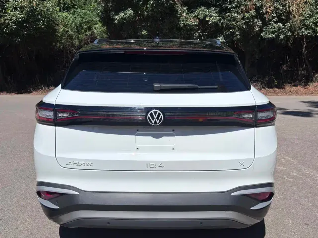 Volkswagen ID.4 X — Фото автомобиля 12