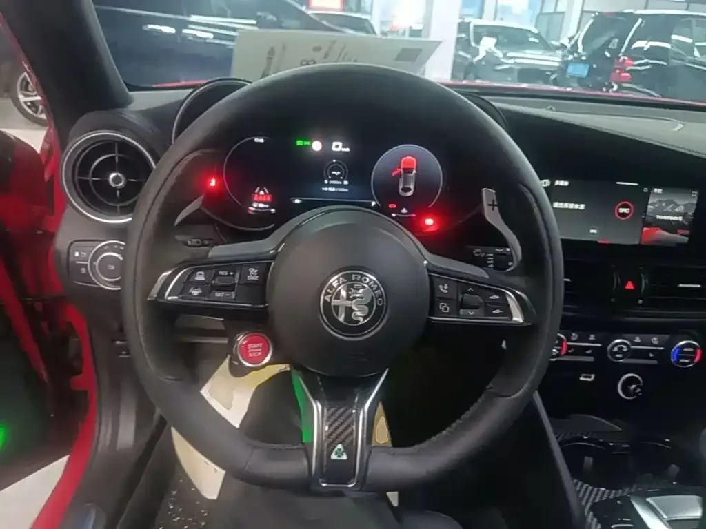 Alfa Romeo Giulia 2023 2.9T V6 520HP Quadrifoglio Edition — Фото автомобиля 10