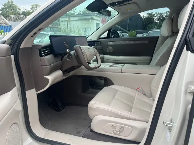 IM Motors LS6 — Фото автомобиля 4