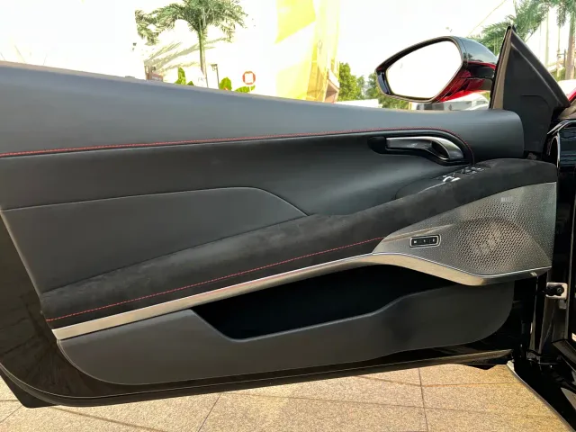 Lotus Emira — Фото автомобиля 20