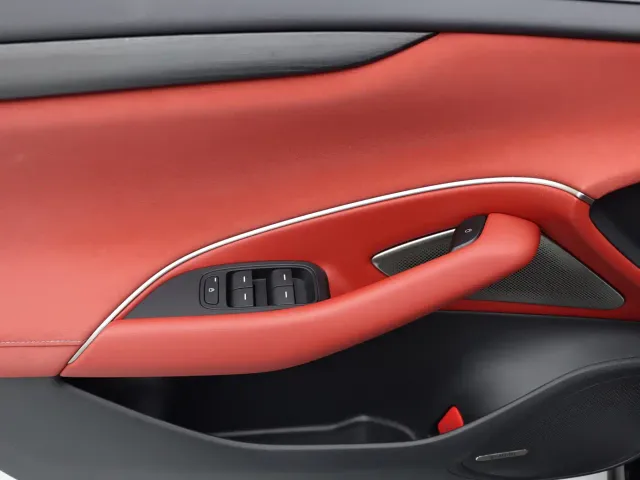 Xiaomi SU7 — Фото автомобиля 11