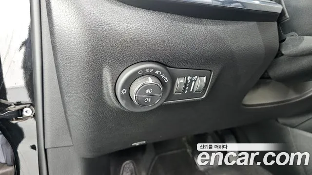 Jeep Compass — Фото автомобиля 28