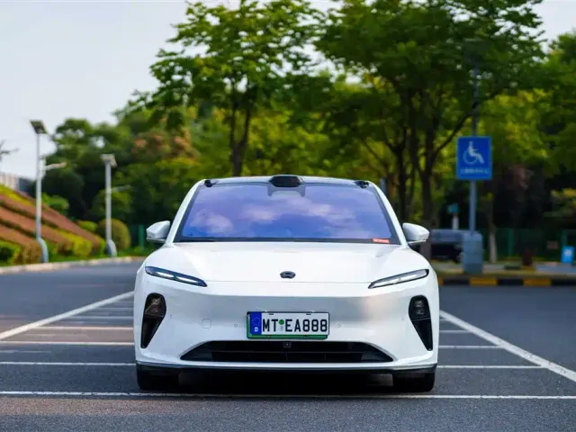 Nio ET5 — Фото автомобиля 2