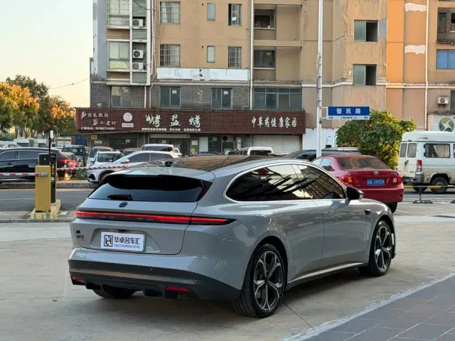 Nio ET5 Touring — Фото автомобиля 6