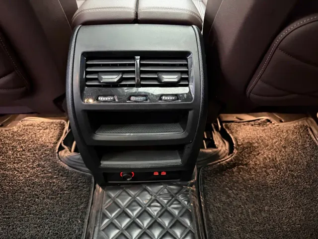 BMW X5 — Фото автомобиля 12