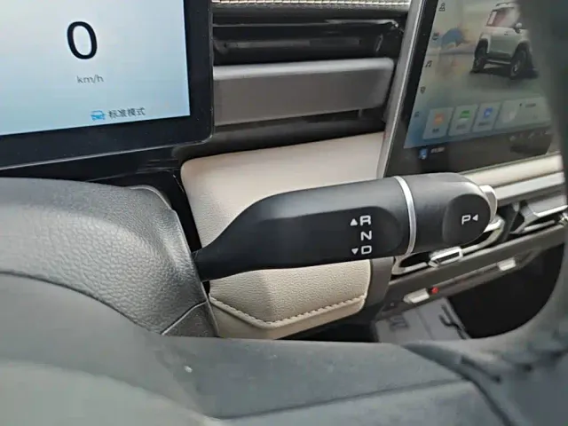 Baojun Yep Plus — Фото автомобиля 13