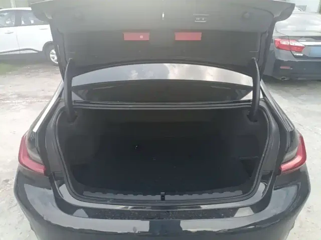 BMW 3 Series — Фото автомобиля 18
