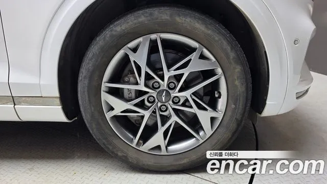 Genesis GV70 — Фото автомобиля 6