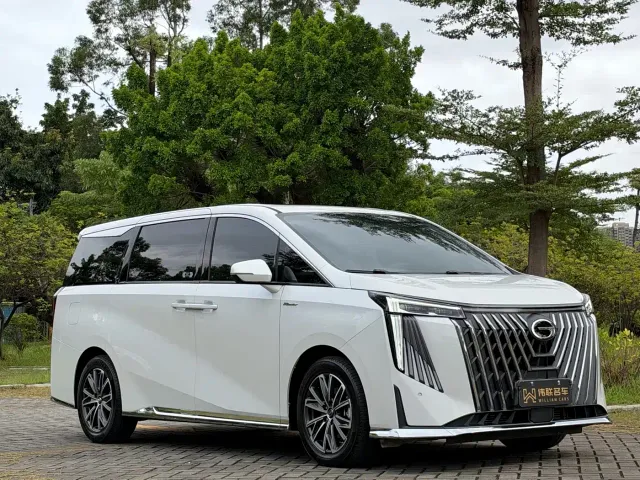 GAC Trumpchi M8 — Фото автомобиля 3