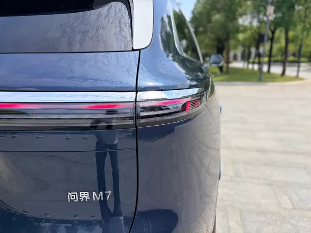 Aito M7 — Фото автомобиля 9