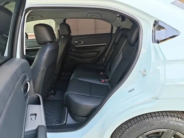Honda e:NP1 — Фото автомобиля 16